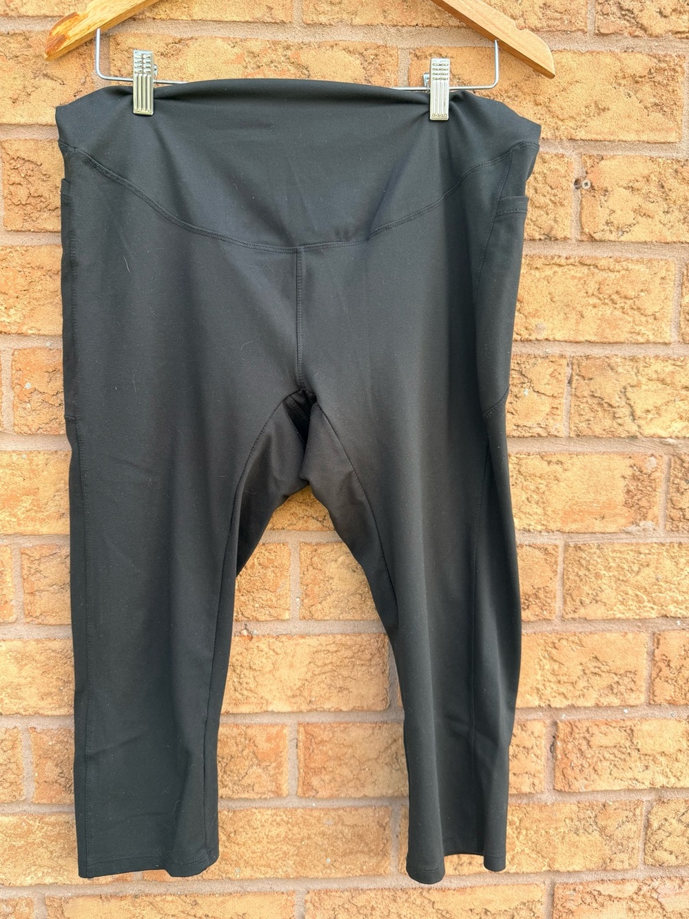 💫4/$25 • Women’s Maternity Full Panel Crop Leggings
